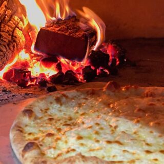 Our Italian hand-made woodfire stone oven cooks our pizzas to perfection 🔥🍕👌🏻
.
.
.
#petrinopizza #woodfirepizza #lovepizza #eatwhatyoulove